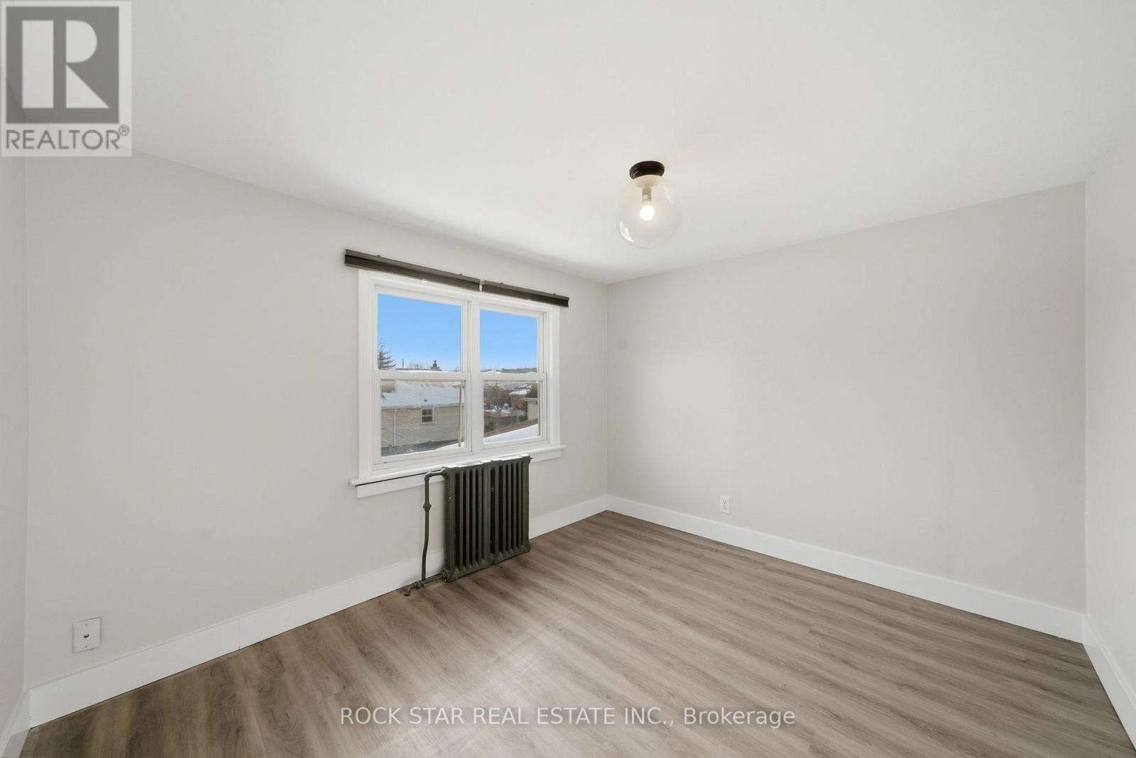 1198 Dunsmure Road, Hamilton, Ontario  L8H 1L2 - Photo 16 - X12769304