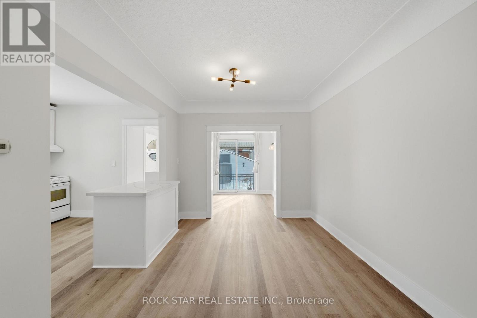 1198 Dunsmure Road, Hamilton, Ontario  L8H 1L2 - Photo 4 - X12769304