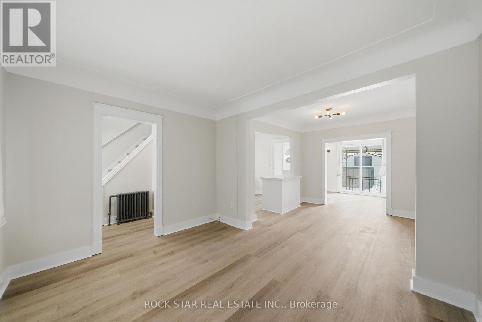 1198 Dunsmure Road, Hamilton, Ontario  L8H 1L2 - Photo 6 - X12769304