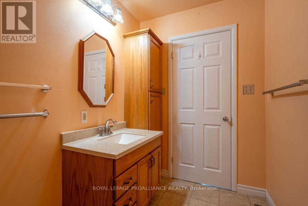 40 Davidson Street, Centre Hastings, Ontario  K0K 2K0 - Photo 37 - X12769370