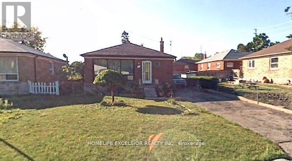 MAIN UPPER - 3 STRODE DRIVE, Toronto, Ontario