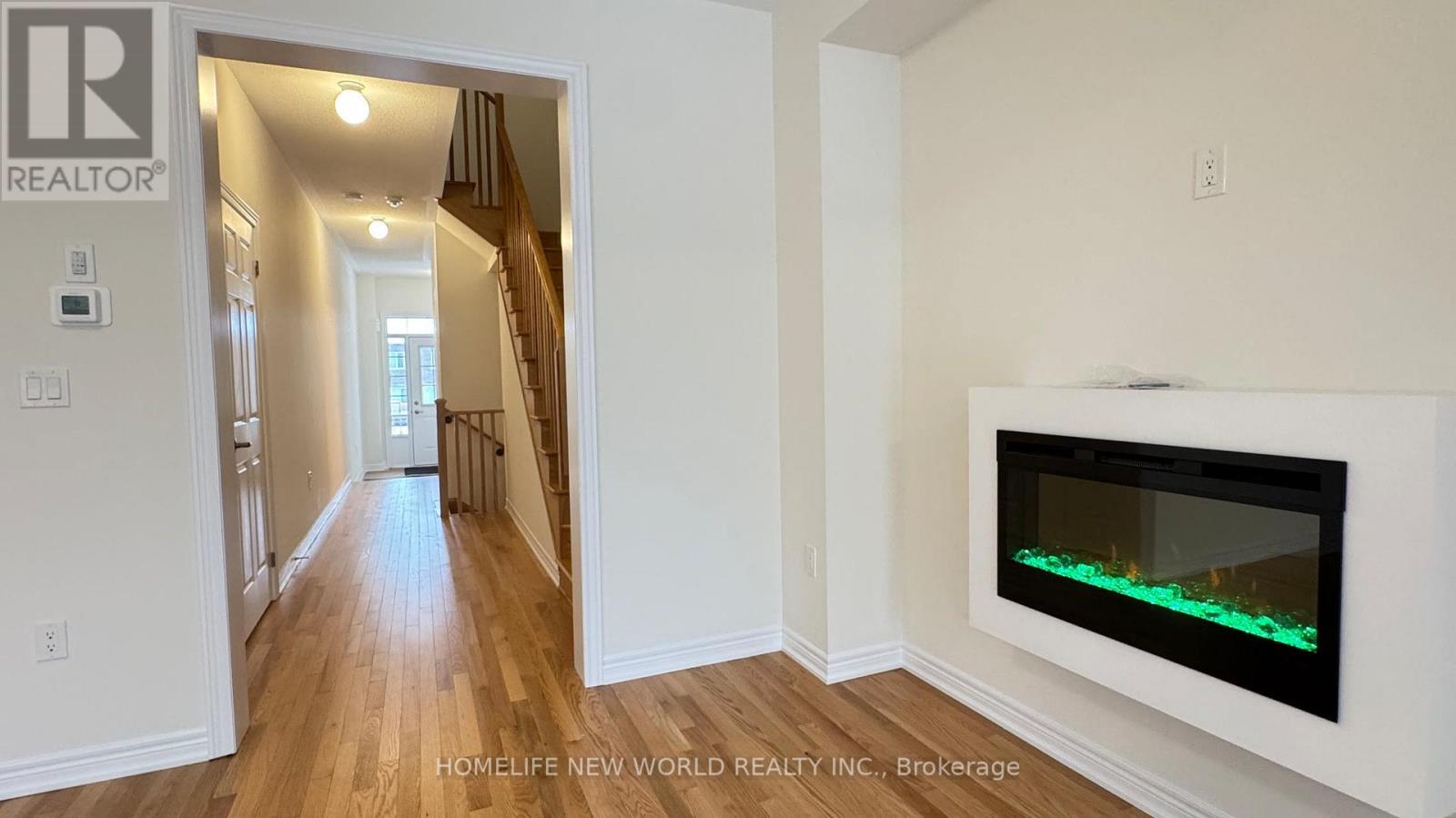 2865 Albatross Way, Pickering, Ontario  L1X 0P6 - Photo 4 - E12769374