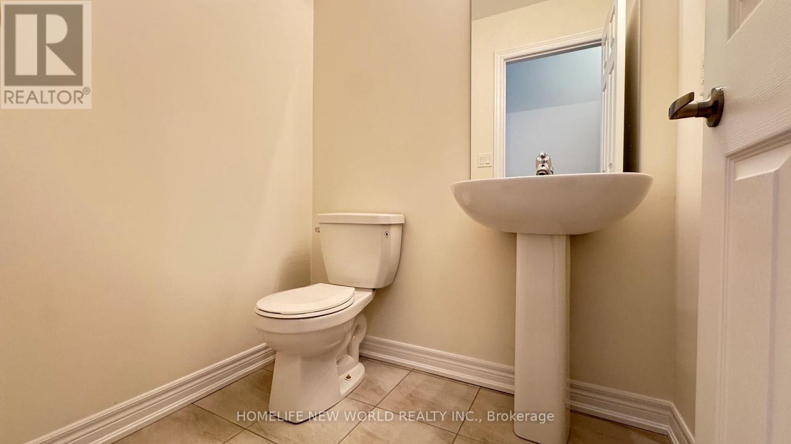 2865 Albatross Way, Pickering, Ontario  L1X 0P6 - Photo 9 - E12769374