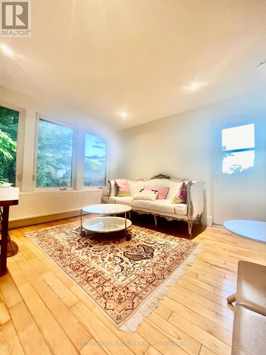 Upper - 220 Rose Park Drive, Toronto (Rosedale-Moore Park), Ontario  M4T 1R5 - Photo 24 - C12767404