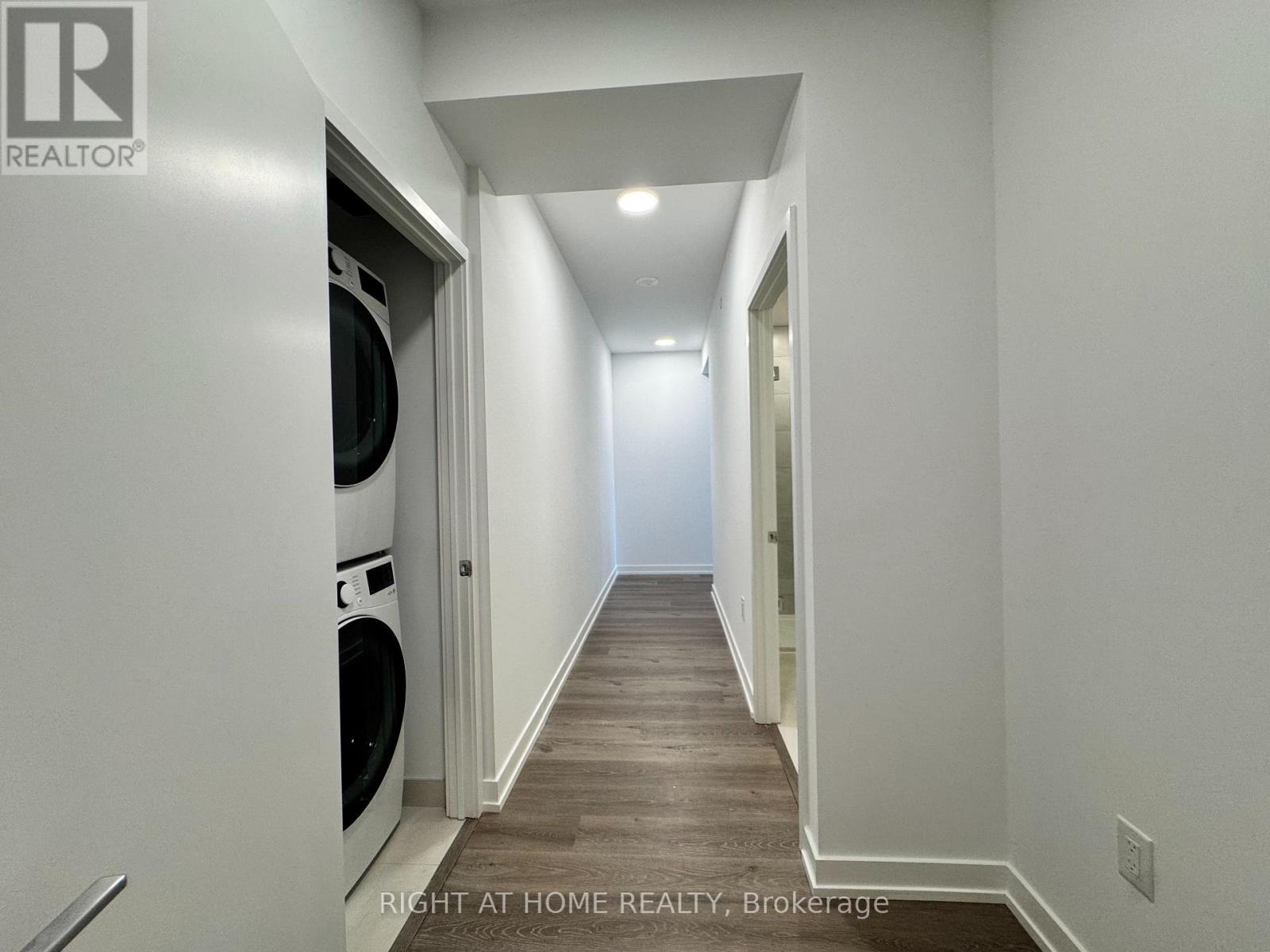 2008 - 395 Square One Drive, Mississauga, Ontario  L5B 0P6 - Photo 17 - W12769372