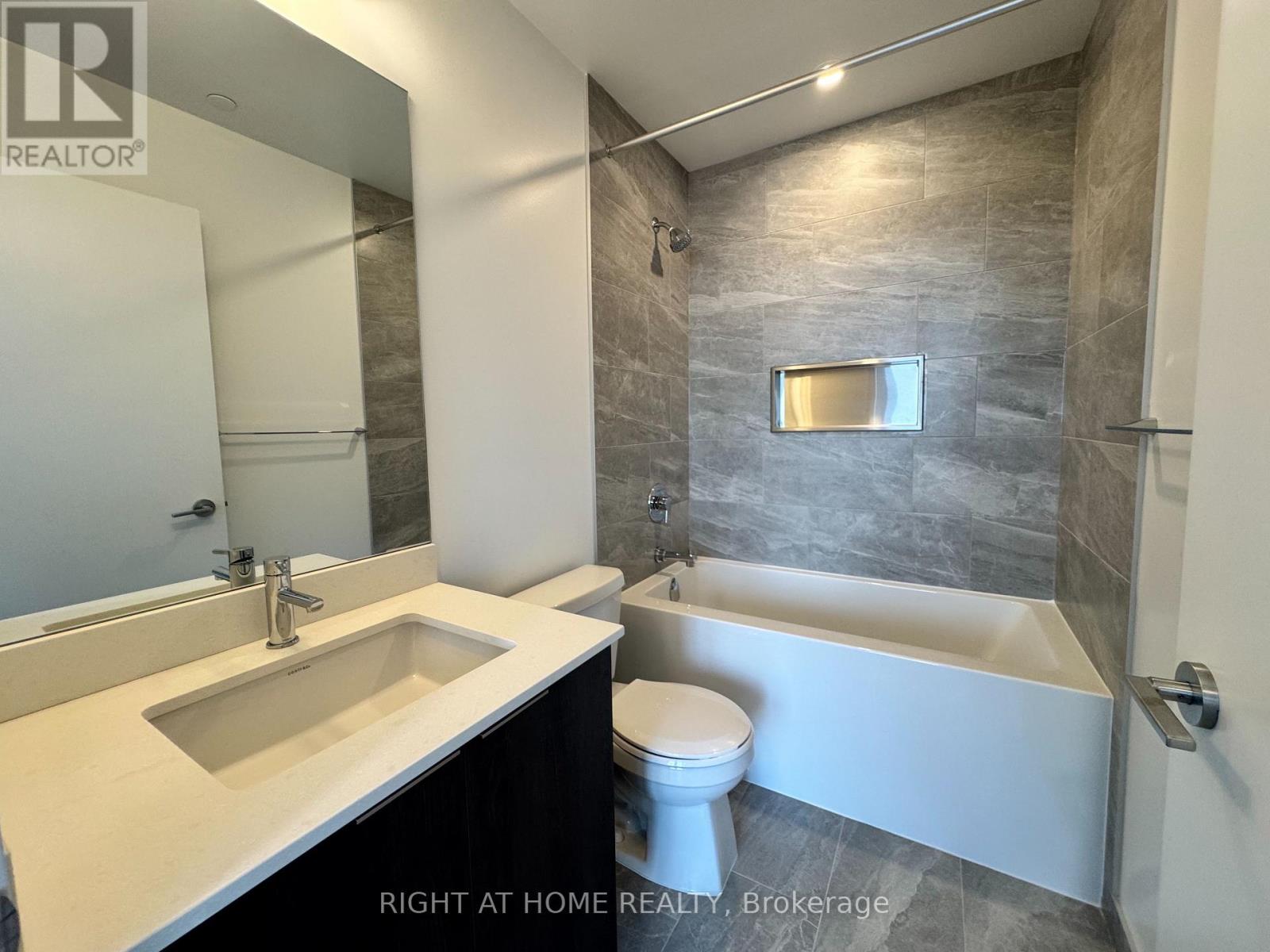 2008 - 395 Square One Drive, Mississauga, Ontario  L5B 0P6 - Photo 33 - W12769372