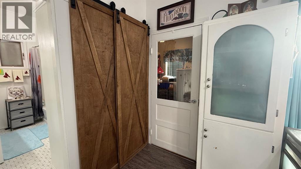 319 5 Avenue W, Hanna, Alberta  T0J 1P0 - Photo 6 - A2273514