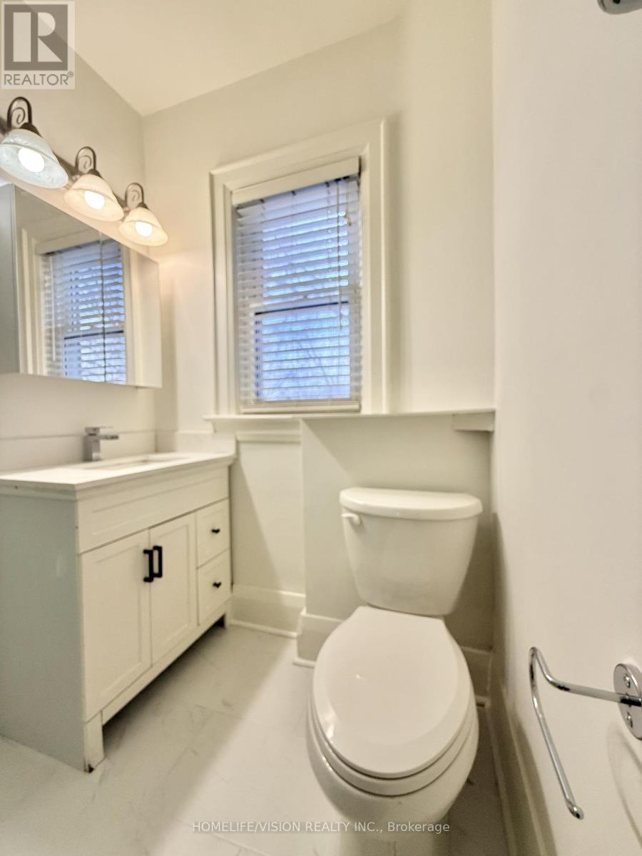 49 Rawlinson Avenue, Toronto, Ontario  M4P 2N1 - Photo 8 - C12769186