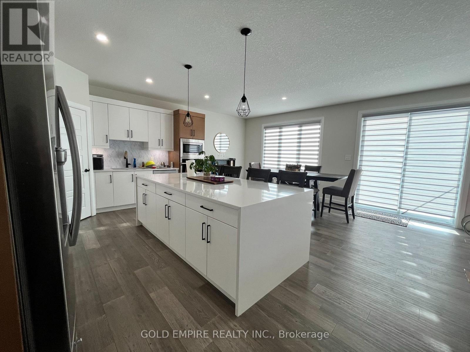 1919 Fountain Grass Drive S, London South, Ontario  N6K 4P9 - Photo 12 - X12769384