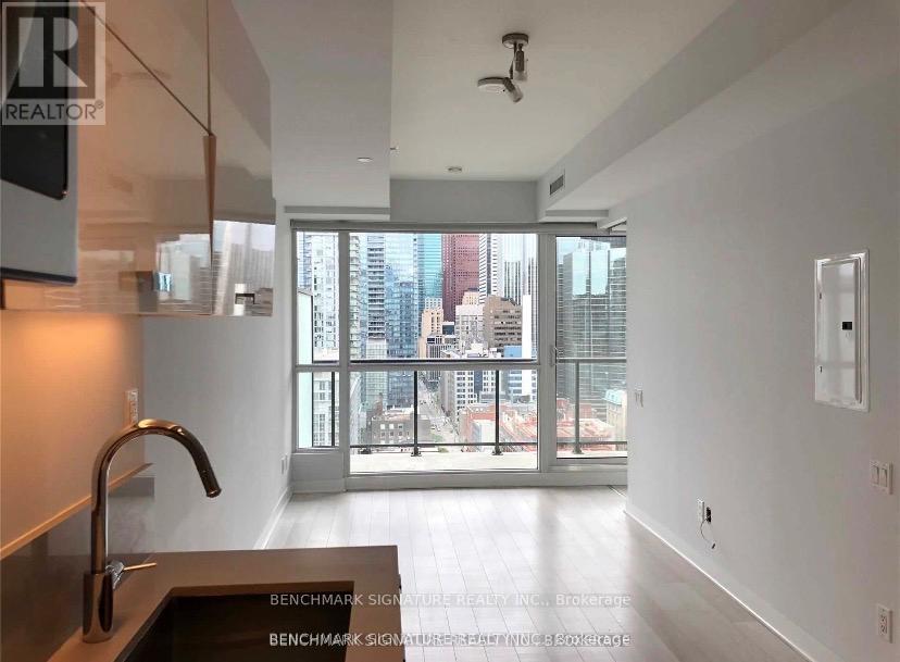 2009 - 290 Adelaide Street W, Toronto, Ontario  M5V 1P6 - Photo 2 - C12769390