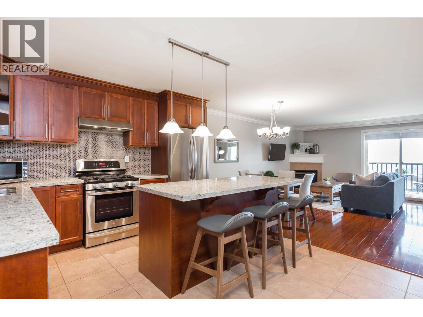 3 388 Ellesmere Avenue, Burnaby, British Columbia  V5B 3S9 - Photo 4 - R3087395