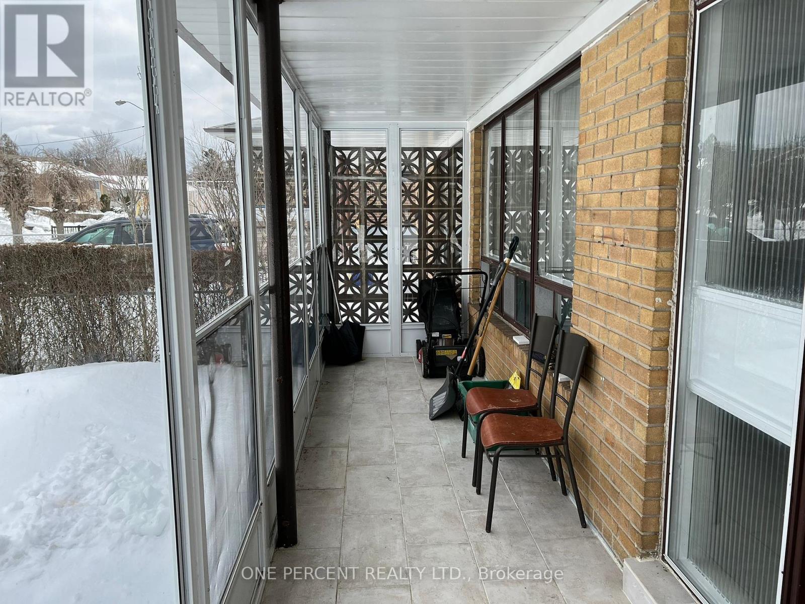 80 Fallingdale Crescent, Toronto (York University Heights), Ontario  M3J 1C5 - Photo 14 - W12769380