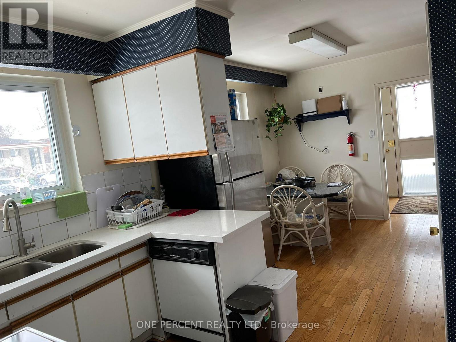 80 Fallingdale Crescent, Toronto (York University Heights), Ontario  M3J 1C5 - Photo 21 - W12769380