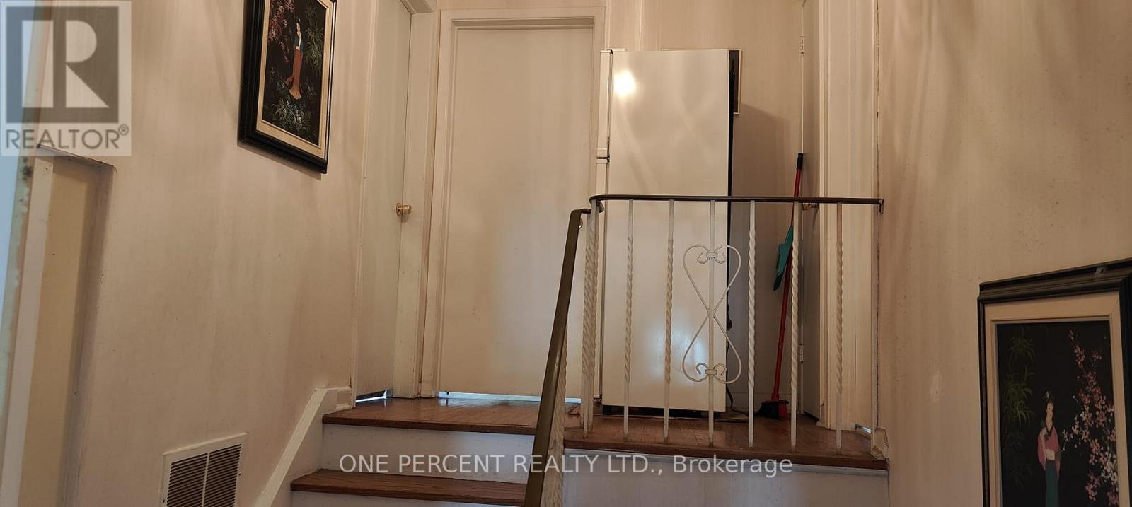 80 Fallingdale Crescent, Toronto (York University Heights), Ontario  M3J 1C5 - Photo 26 - W12769380