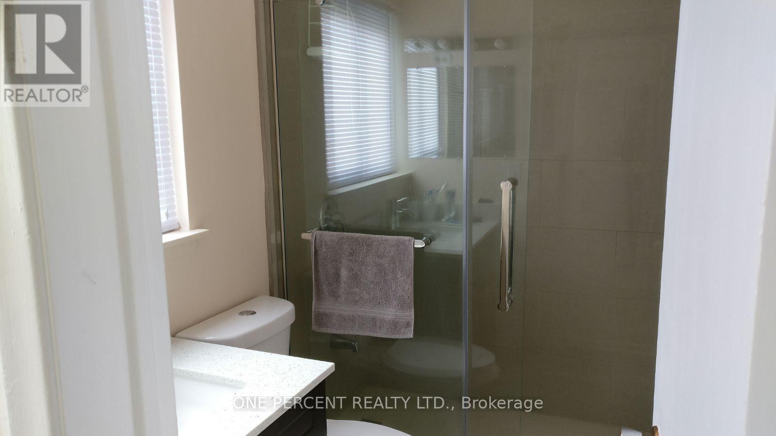 80 Fallingdale Crescent, Toronto (York University Heights), Ontario  M3J 1C5 - Photo 9 - W12769380