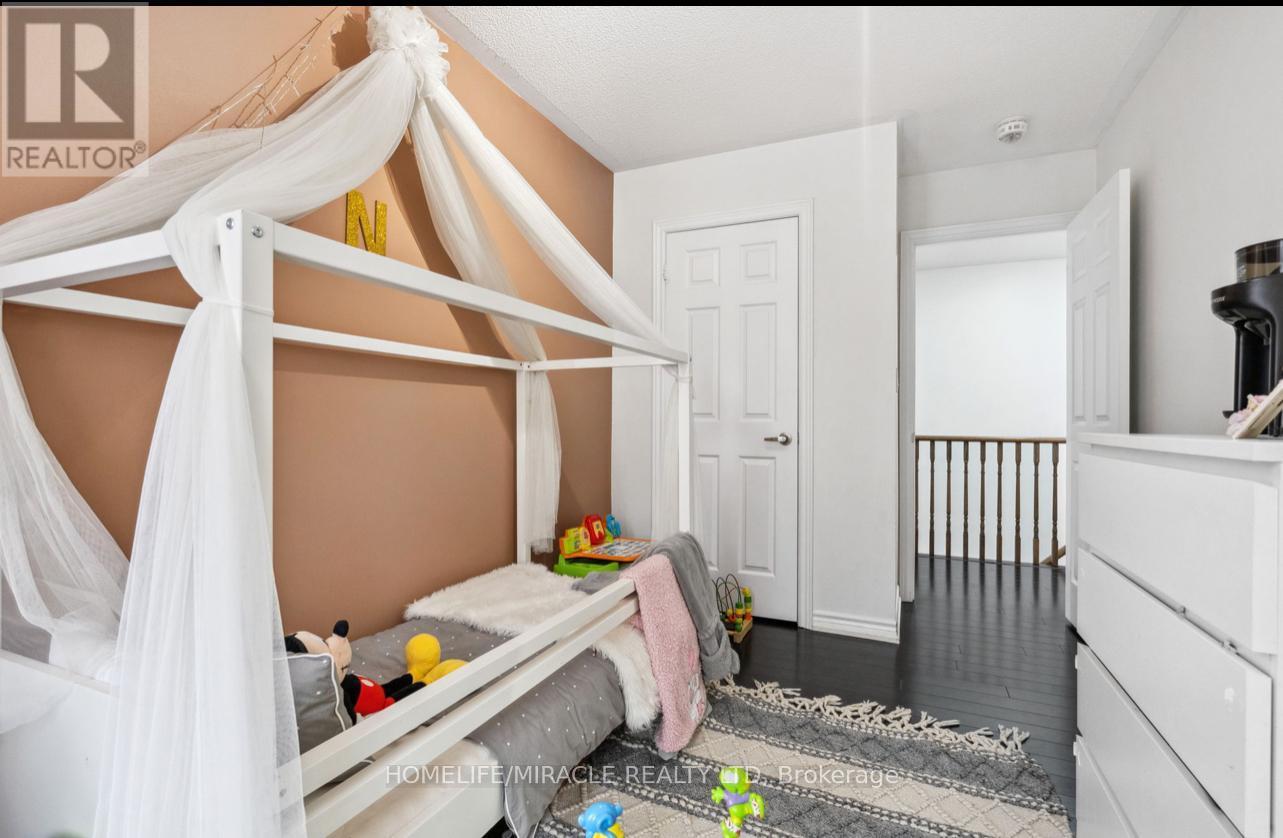 32 - 200 Veterans Drive, Brampton, Ontario  L7A 4S6 - Photo 10 - W12769396