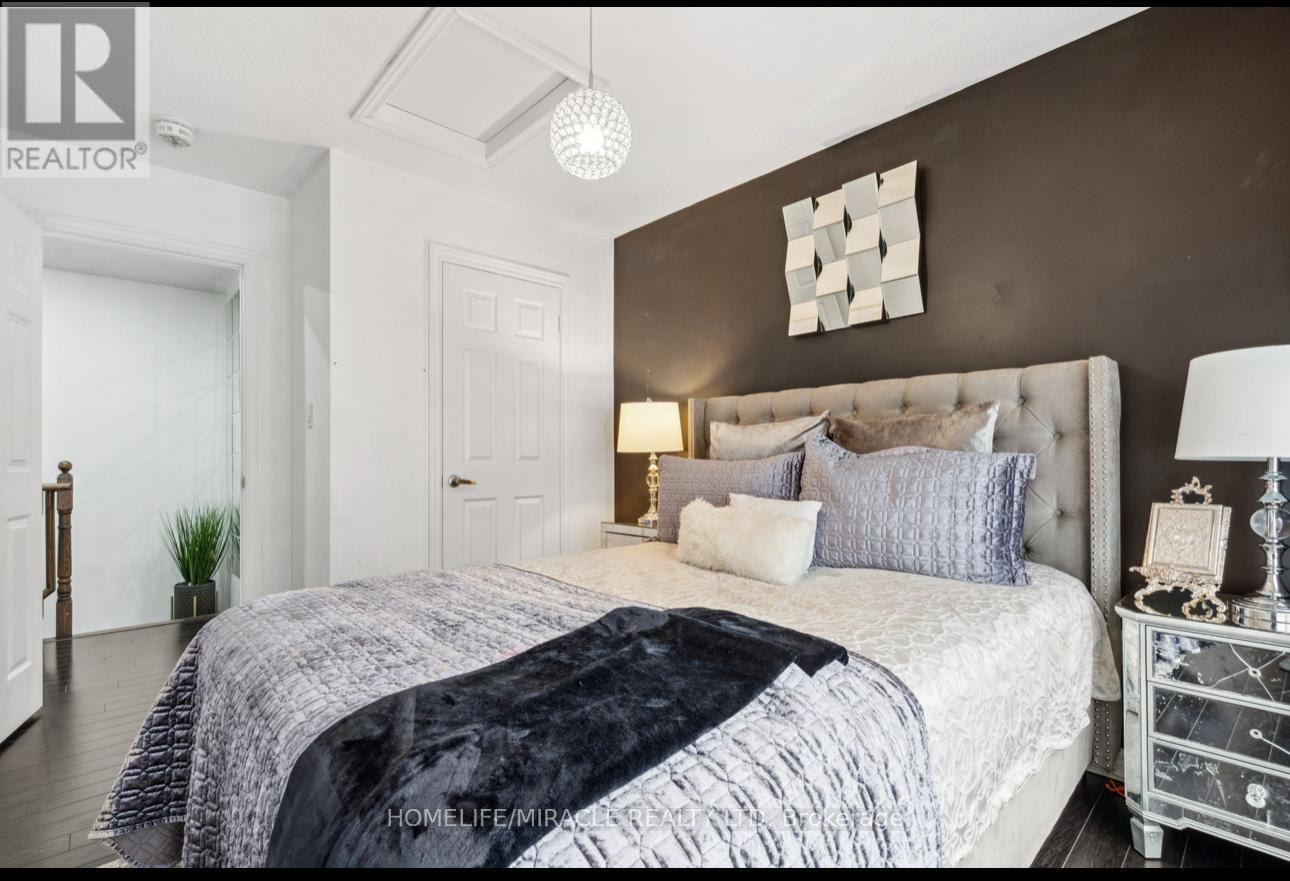 32 - 200 Veterans Drive, Brampton, Ontario  L7A 4S6 - Photo 14 - W12769396