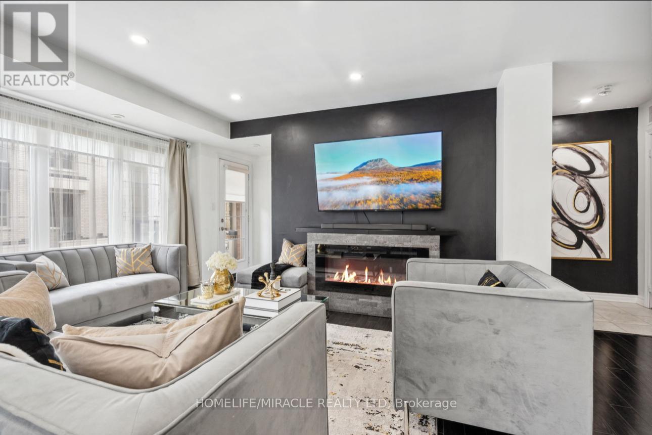 32 - 200 Veterans Drive, Brampton, Ontario  L7A 4S6 - Photo 8 - W12769396