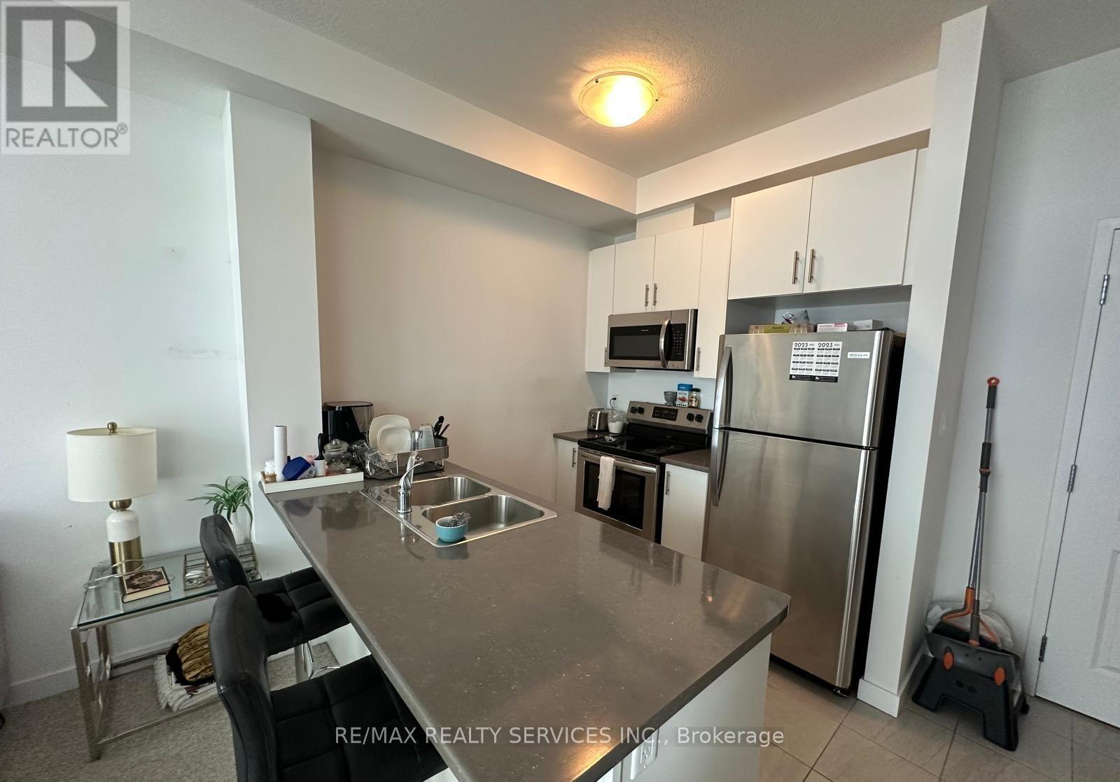 612 - 101 Shoreview Place, Hamilton, Ontario  L8E 0K2 - Photo 3 - X12769404