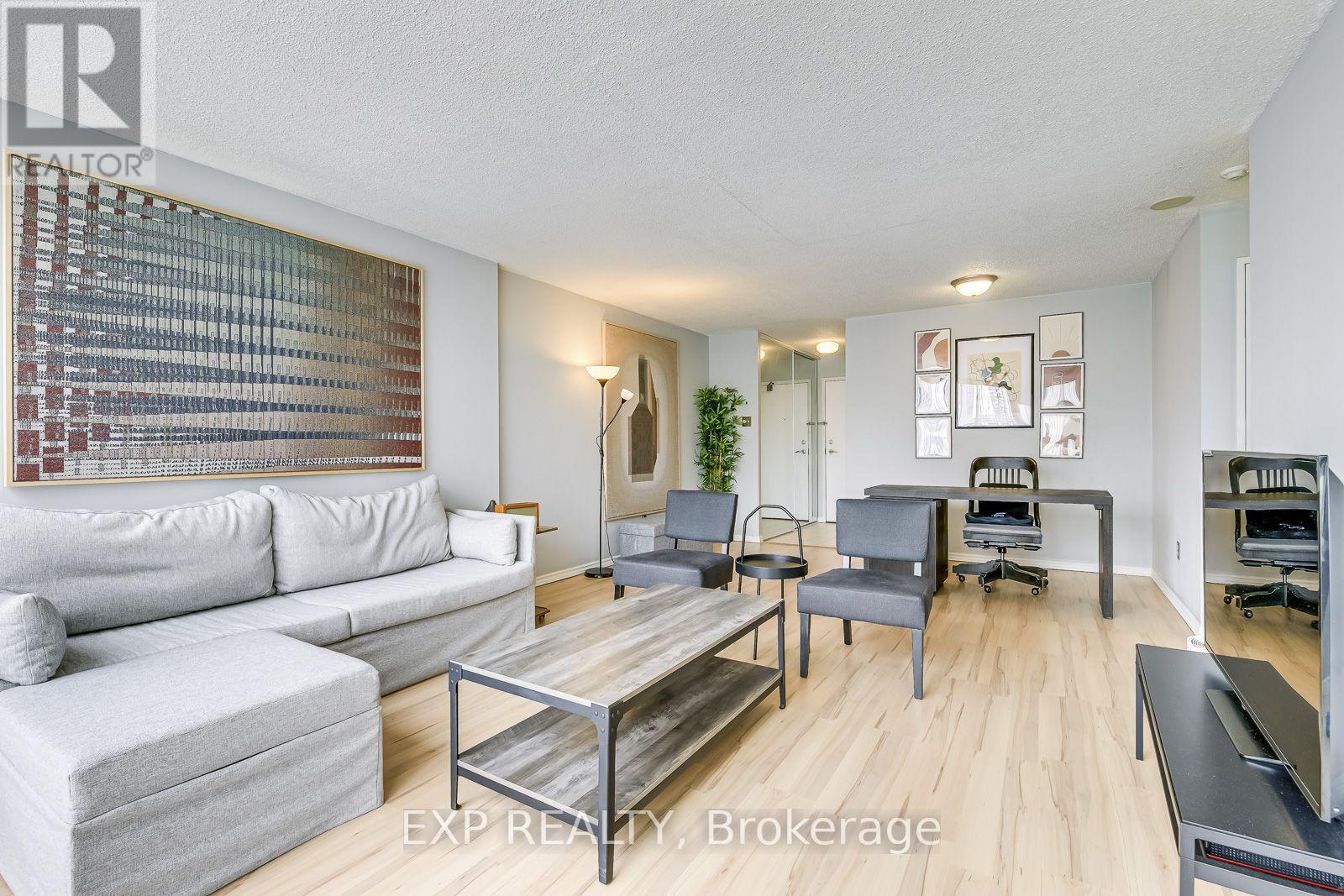 901 - 350 Rathburn Drive W, Mississauga, Ontario  L5B 3Y2 - Photo 9 - W12706968