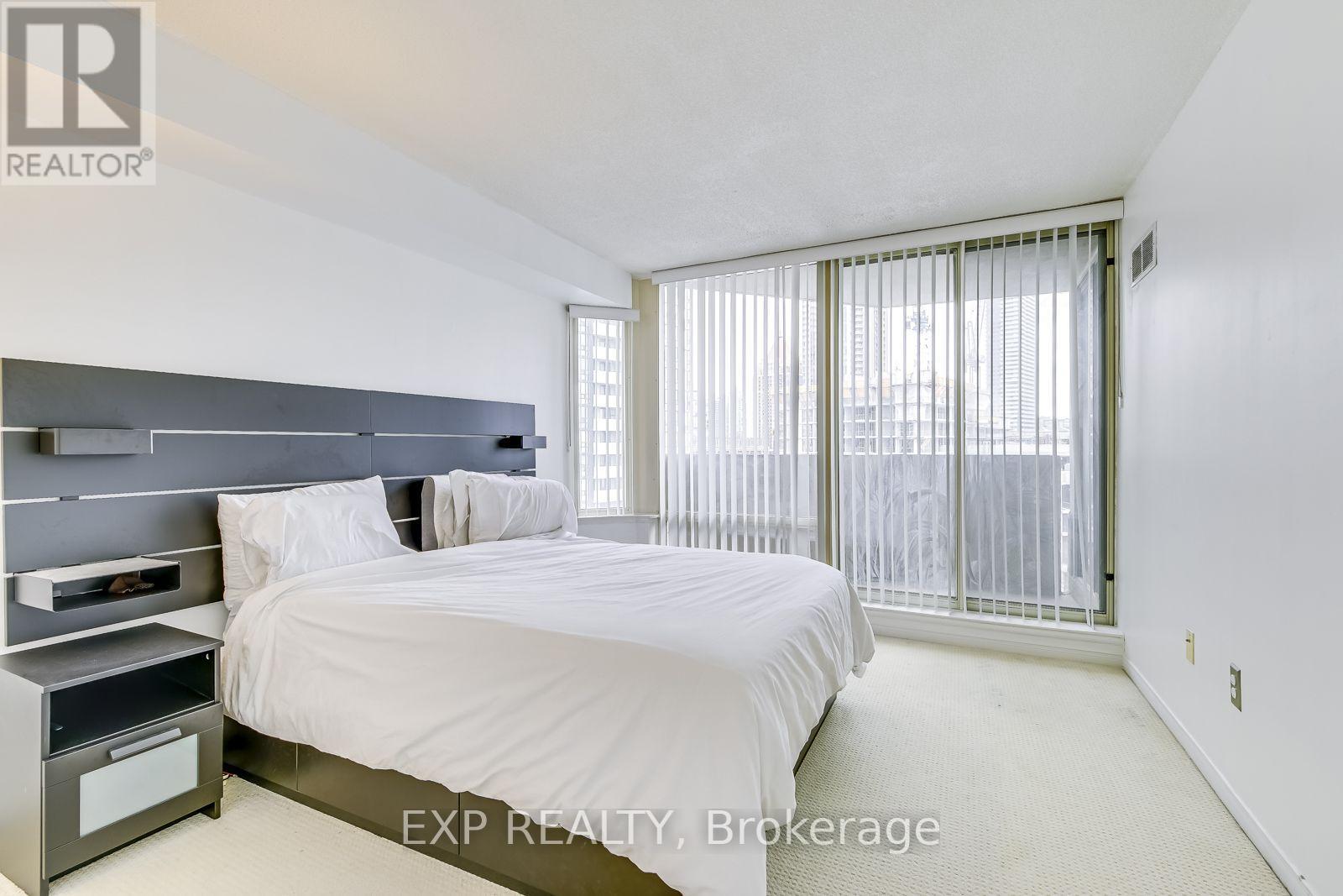 901 - 350 Rathburn Drive W, Mississauga, Ontario  L5B 3Y2 - Photo 15 - W12706968