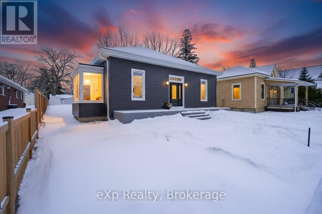 70 Goderich Street W, Huron East, Ontario  N0K 1W0 - Photo 2 - X12769416