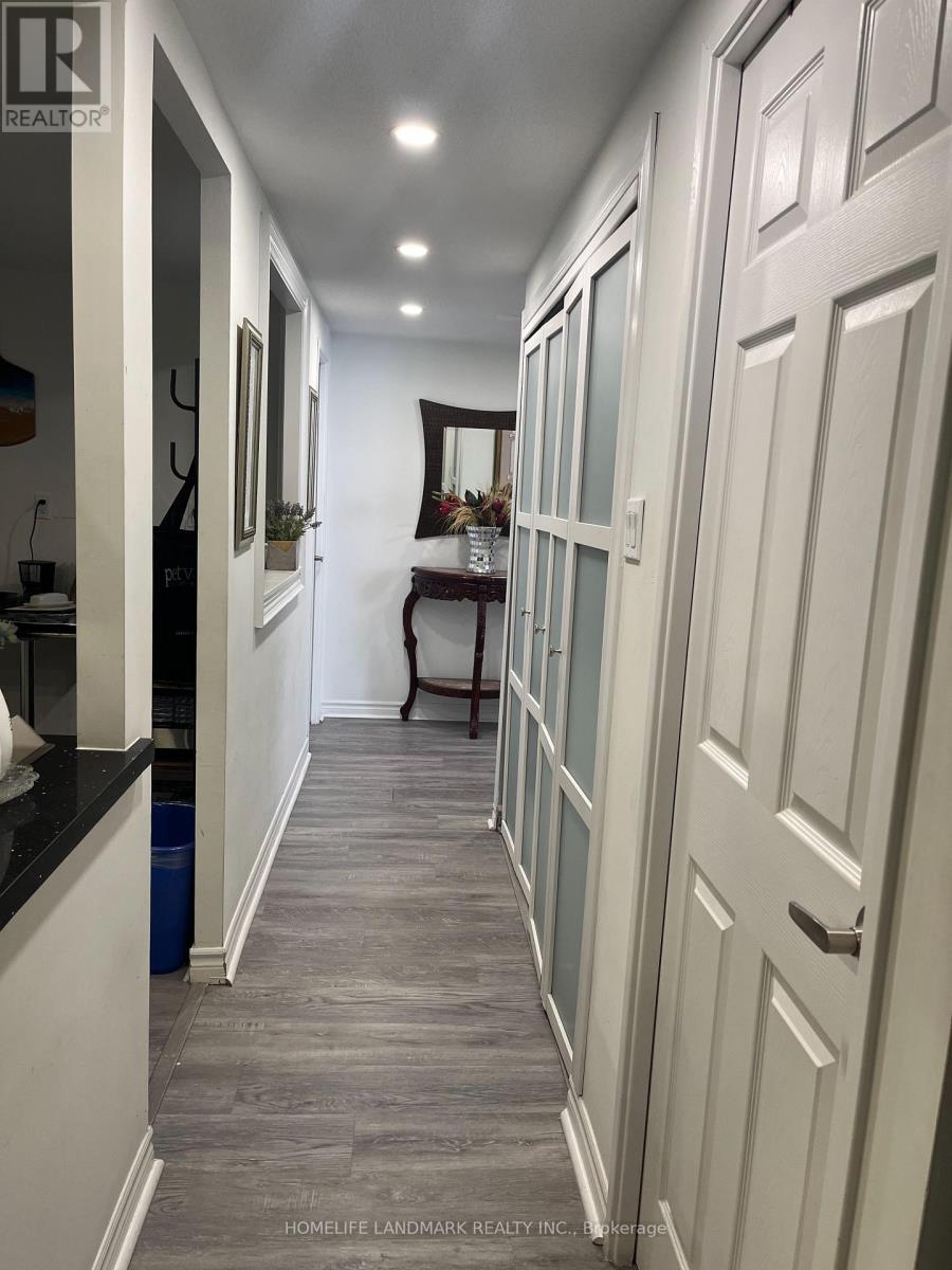 1409 - 812 Burnhamthorpe Road, Toronto, Ontario  M9C 4W1 - Photo 8 - W12646352