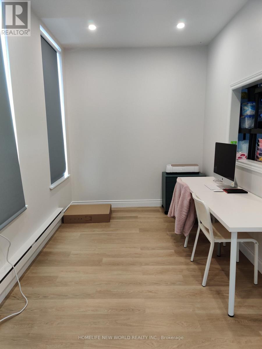 #10 - 555 Edward Avenue, Richmond Hill (Devonsleigh), Ontario  L4C 5K6 - Photo 4 - N12755854