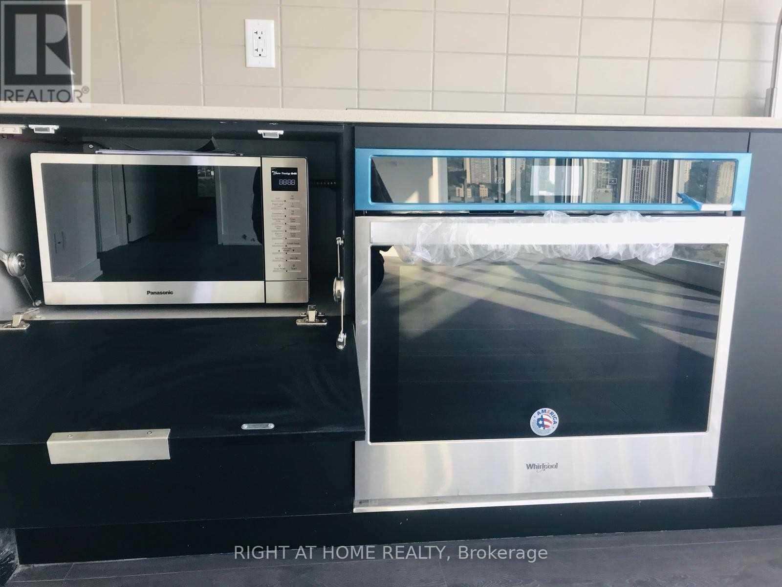 2904 - 6 Sonic Way, Toronto (Flemingdon Park), Ontario  M3C 0P1 - Photo 9 - C12769426