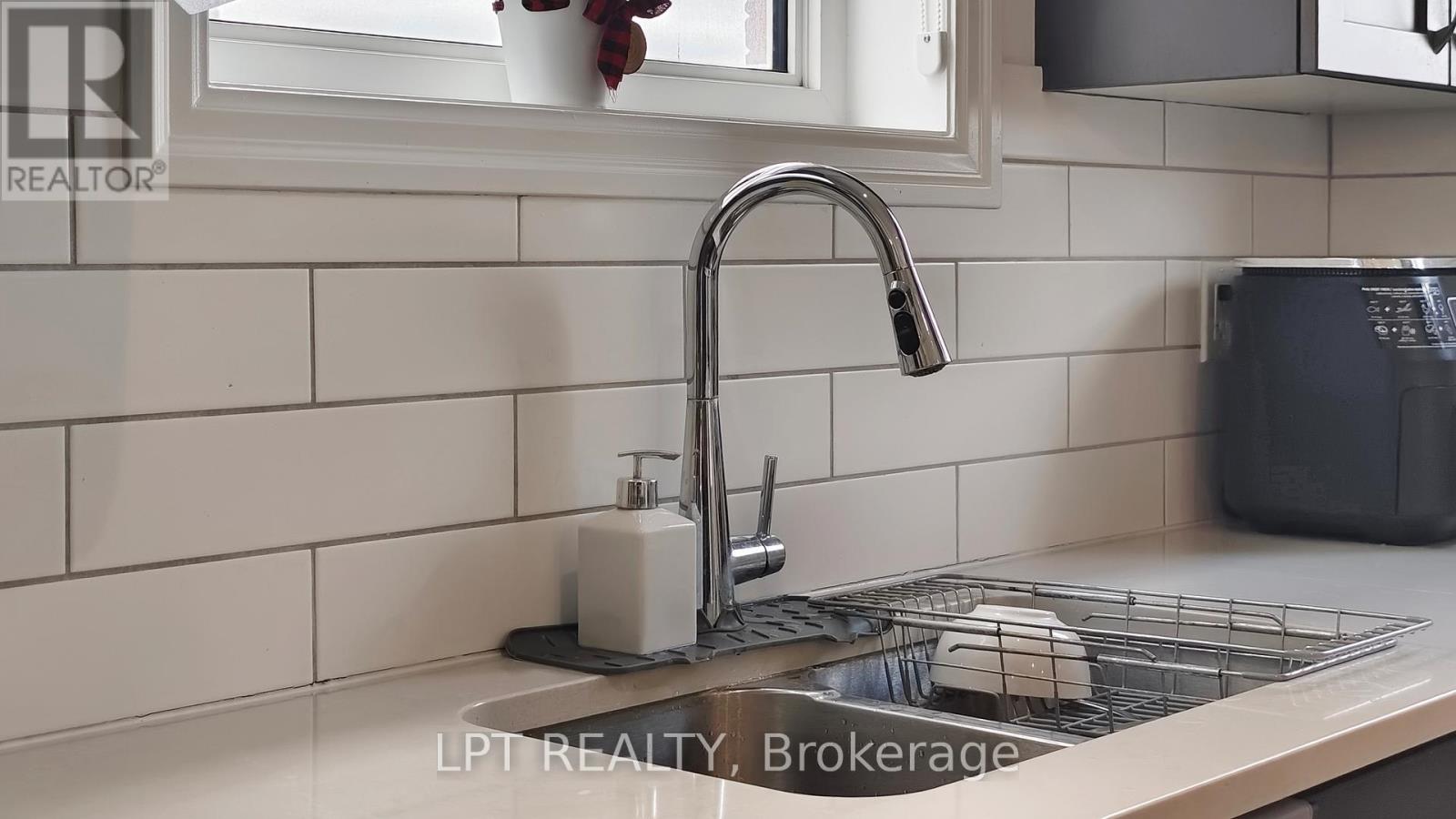 131 Histand Trail, Kitchener, Ontario  N2R 0S2 - Photo 14 - X12769378