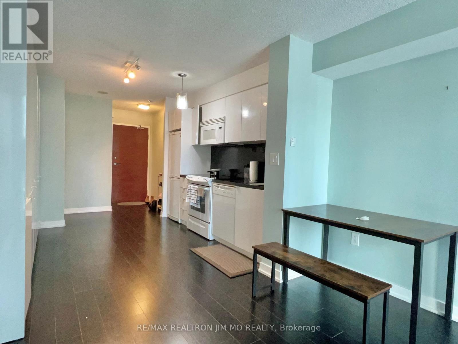 823 - 10 Capreol Court, Toronto (Waterfront Communities), Ontario  M5V 4B3 - Photo 5 - C12760702