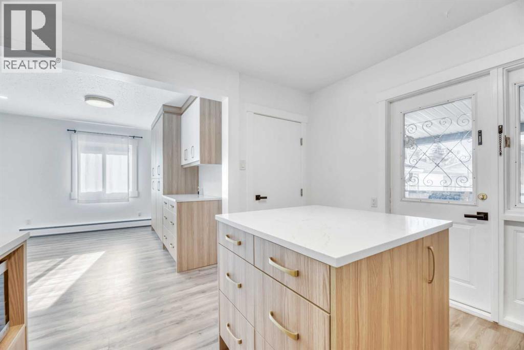 7207 7 Street Sw, Calgary, Alberta  T2V 1G1 - Photo 3 - A2263060