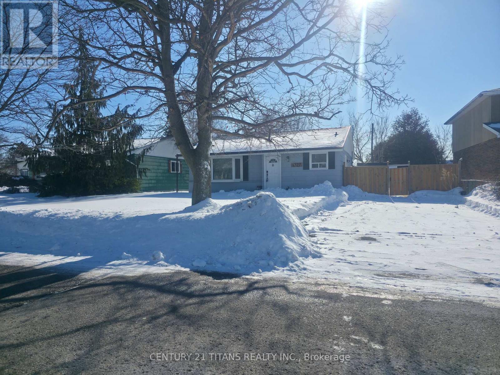 1327 COMMERCE STREET, Pickering, Ontario