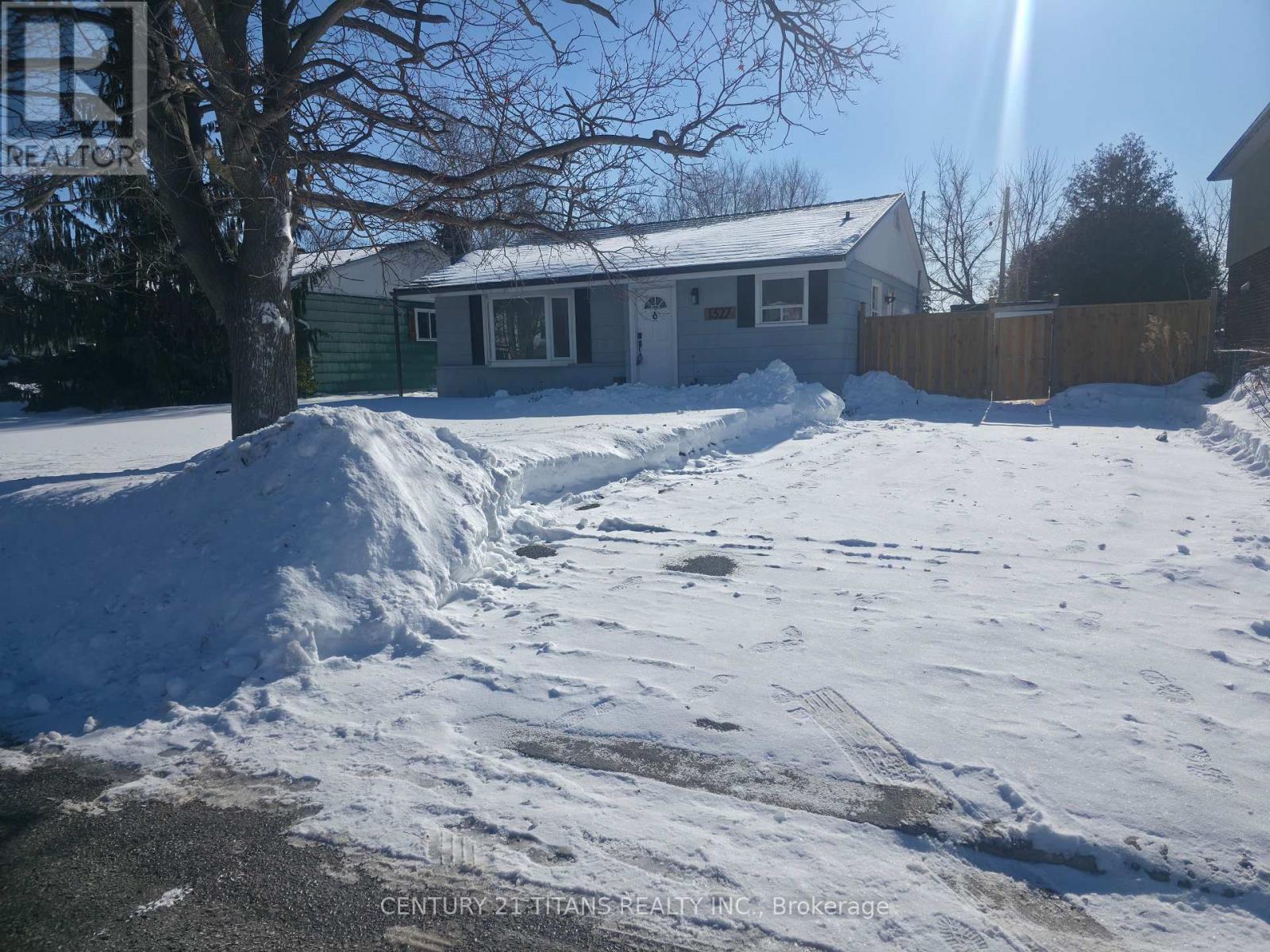 1327 Commerce Street, Pickering, Ontario  L1W 1E1 - Photo 2 - E12769222