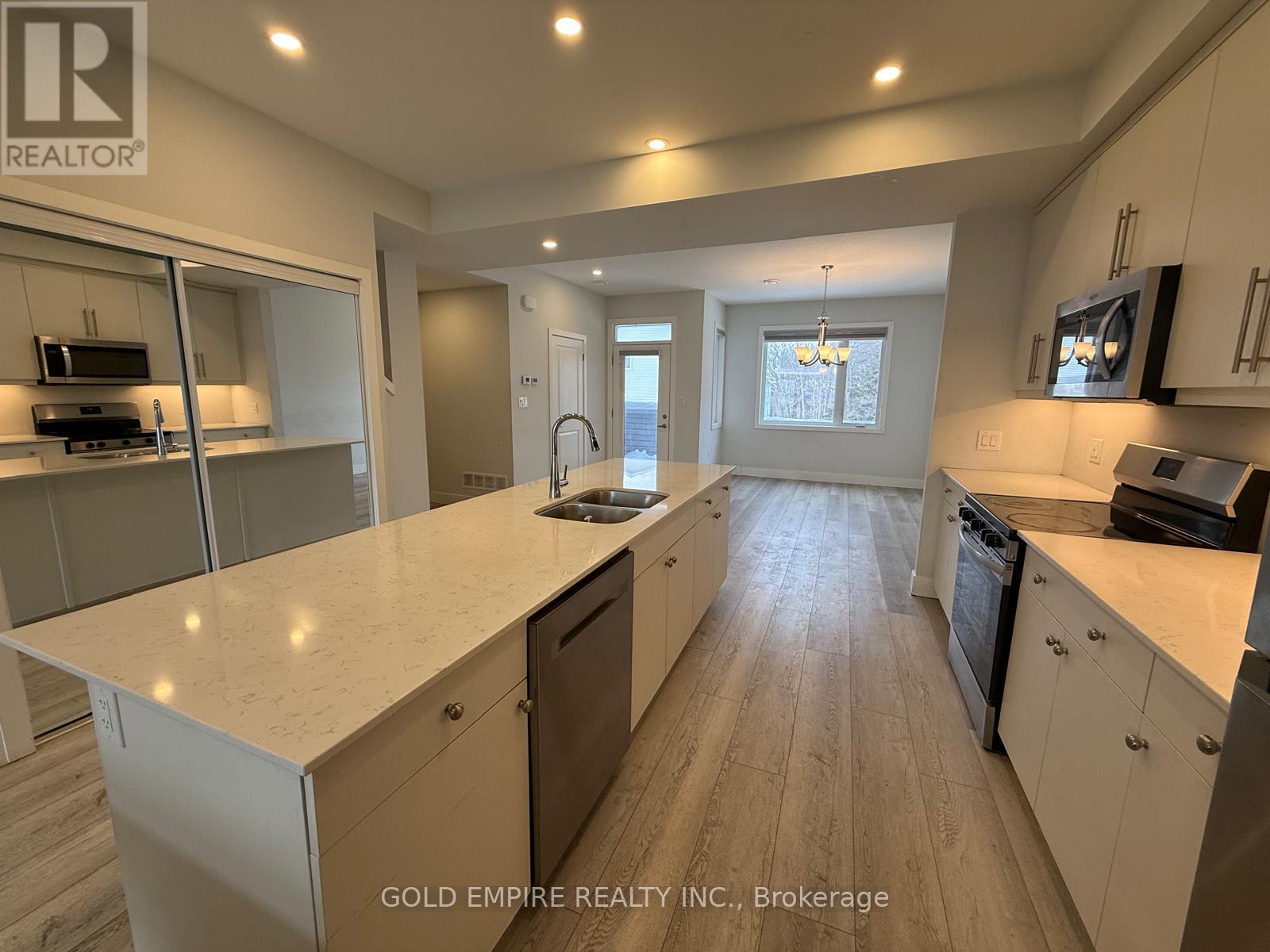 3 - 990 Deveron Crescent, London South, Ontario  N5Z 5A4 - Photo 8 - X12769434