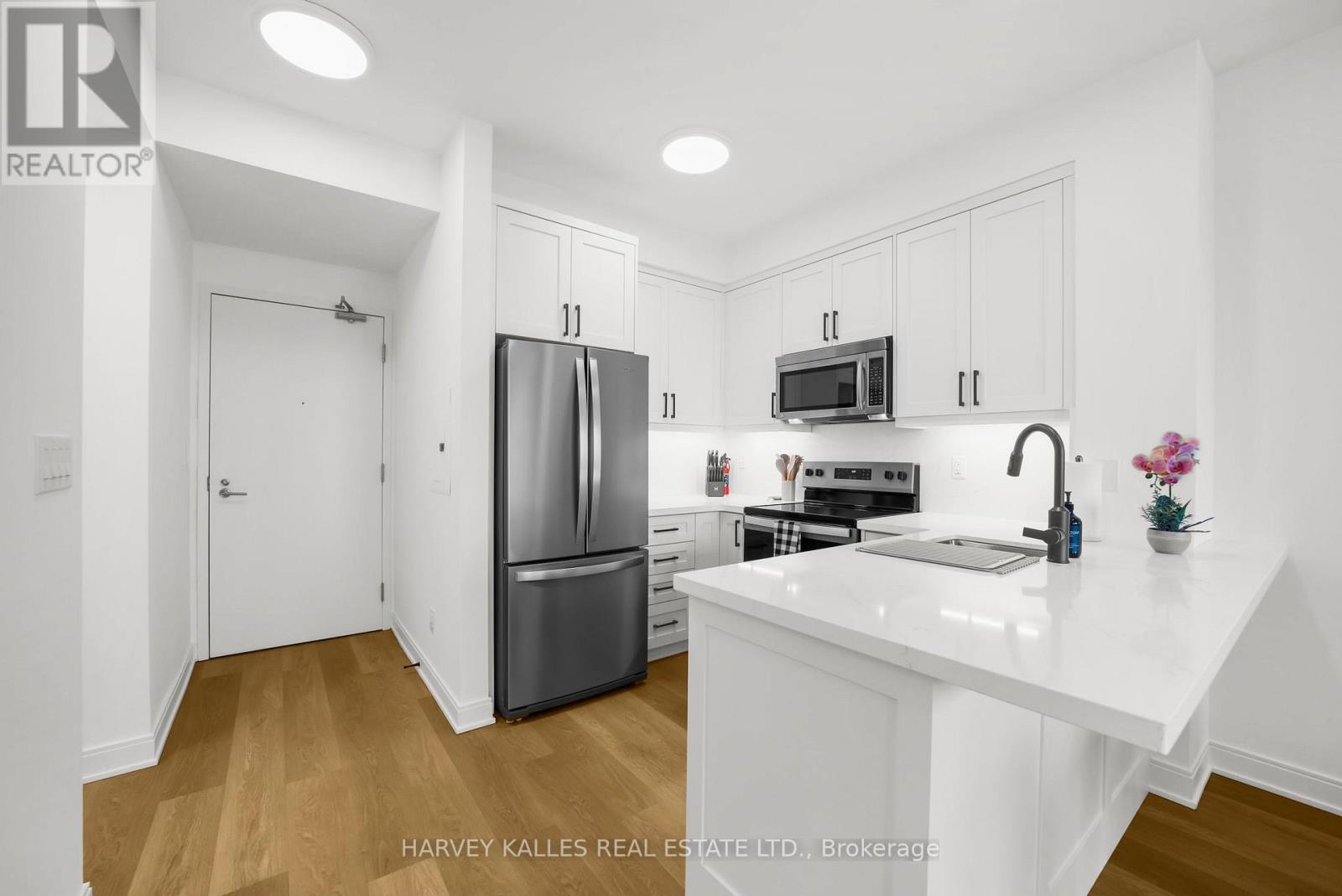 2504 - 18 Yorkville Avenue, Toronto (Annex), Ontario  M4W 0B1 - Photo 12 - C12768762