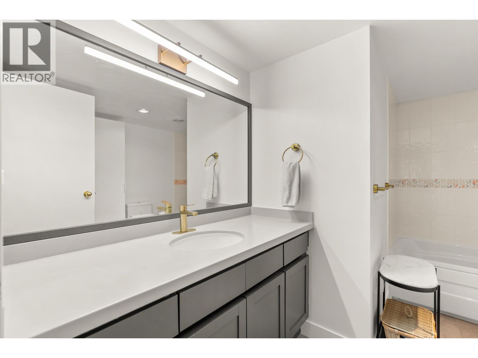 1602 8 Laguna Court, New Westminster, British Columbia  V3M 6M6 - Photo 32 - R3087715