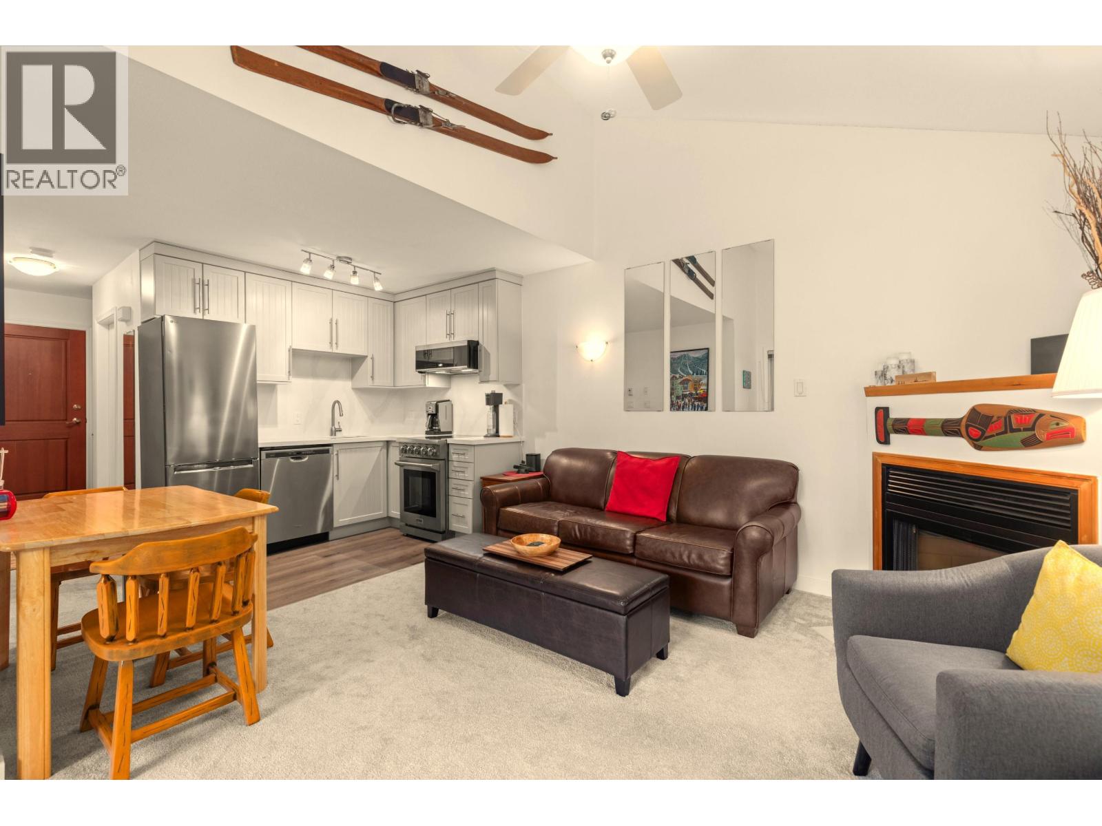 216 3070 Hillcrest Drive, Whistler, British Columbia  V8E 0V1 - Photo 4 - R3087717