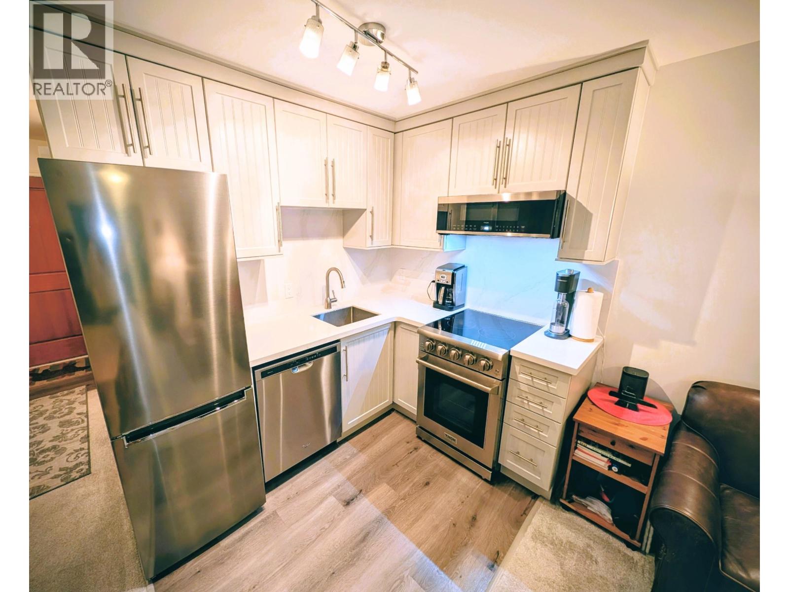 216 3070 Hillcrest Drive, Whistler, British Columbia  V8E 0V1 - Photo 5 - R3087717