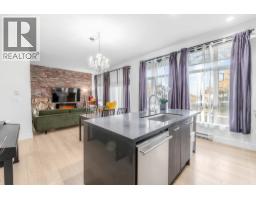 101 220 SALTER STREET, New Westminster, British Columbia