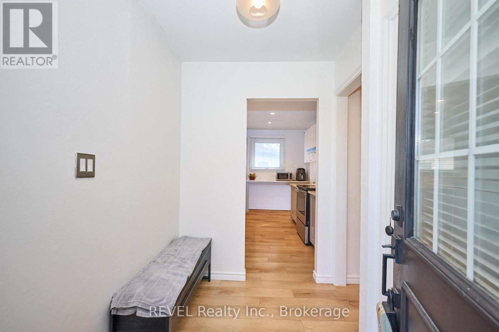 11 Newleaf Crescent, Welland, Ontario  L3C 6B4 - Photo 11 - X12769450