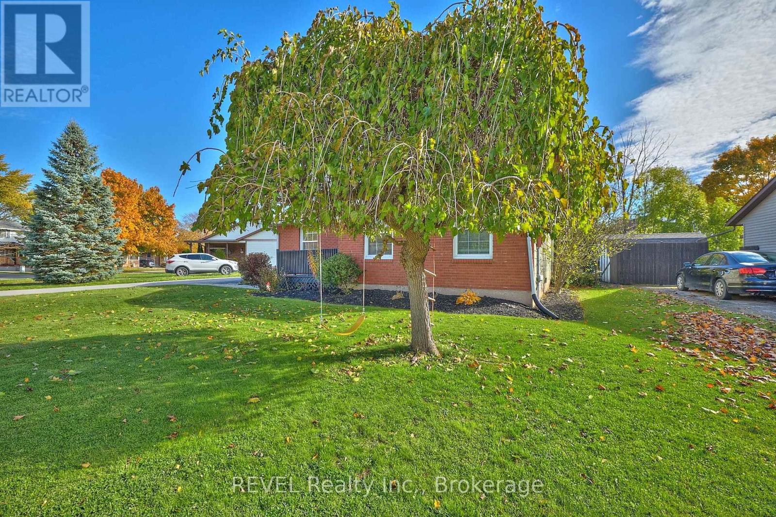 11 Newleaf Crescent, Welland, Ontario  L3C 6B4 - Photo 9 - X12769450