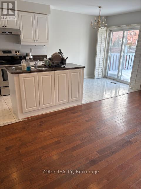 599 Rossellini Drive, Mississauga, Ontario  L5W 1M5 - Photo 4 - W12769440