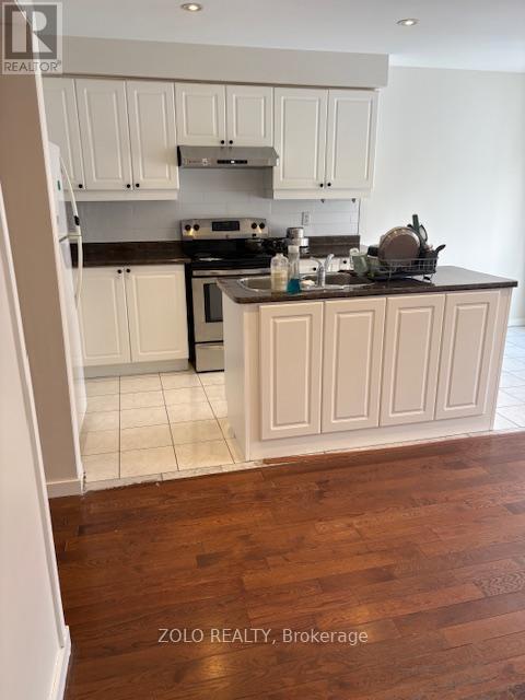 599 Rossellini Drive, Mississauga, Ontario  L5W 1M5 - Photo 5 - W12769440