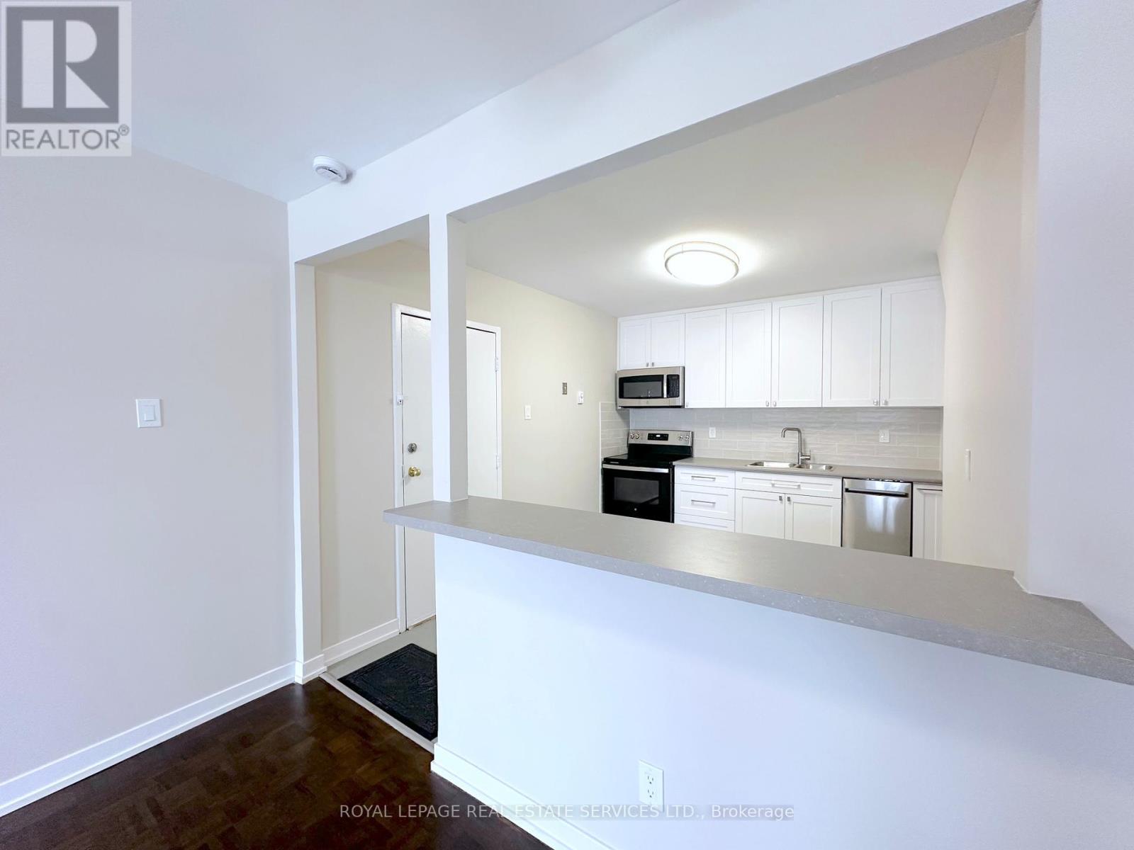 2 - 5062 Dundas Street W, Toronto, Ontario  M9A 1B9 - Photo 4 - W12769448