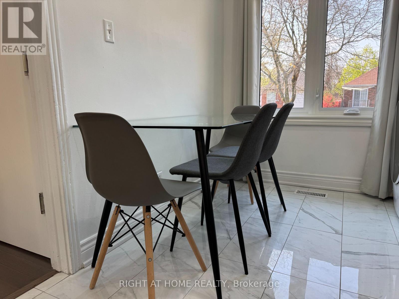 48 Patika Avenue, Toronto (Weston), Ontario  M9N 2E9 - Photo 10 - W12769458