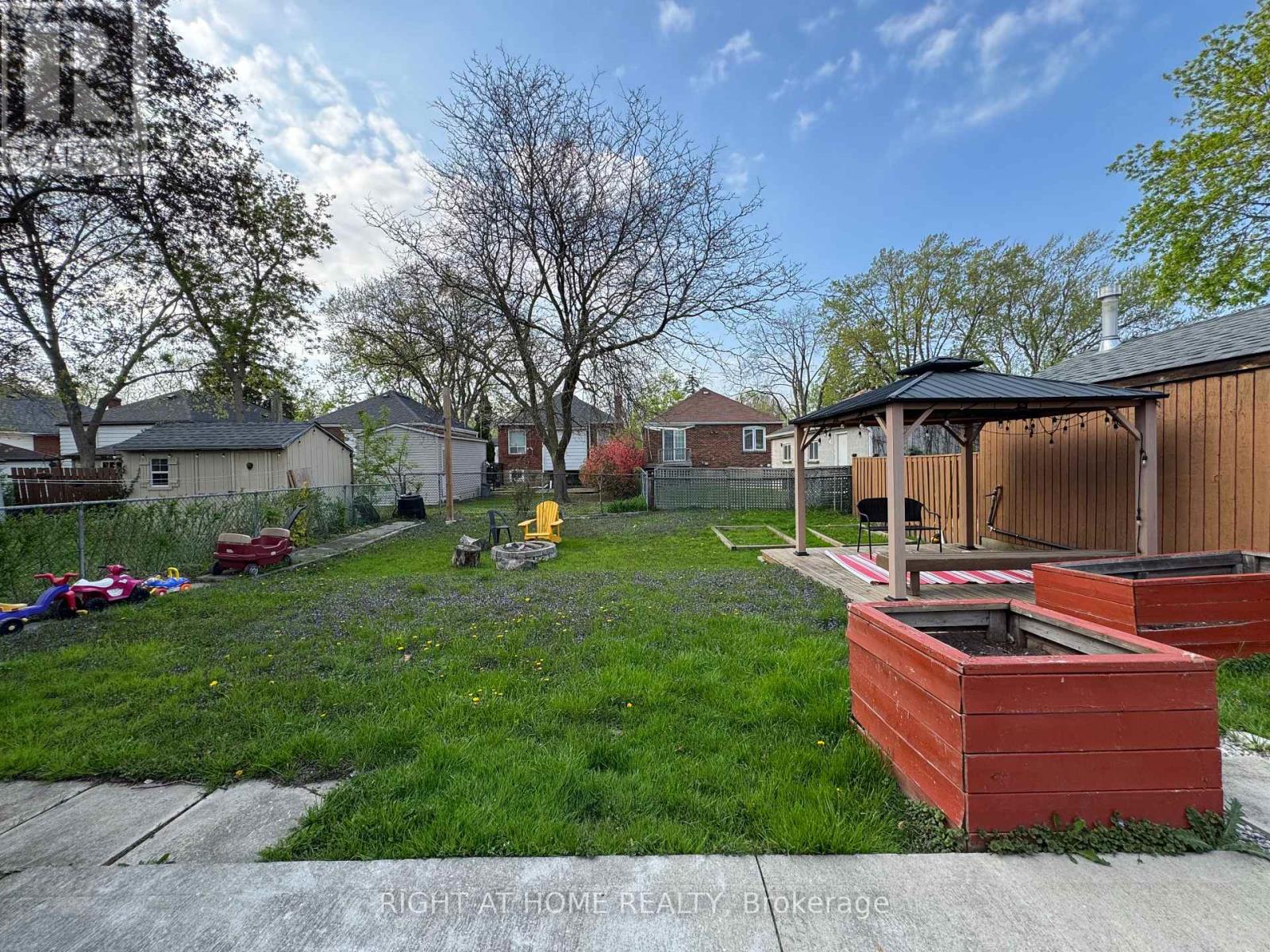 48 Patika Avenue, Toronto (Weston), Ontario  M9N 2E9 - Photo 17 - W12769458