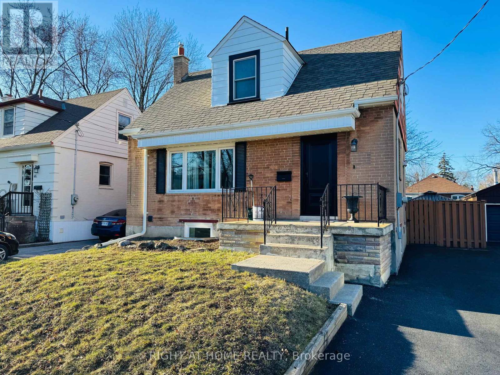 48 Patika Avenue, Toronto (Weston), Ontario  M9N 2E9 - Photo 2 - W12769458