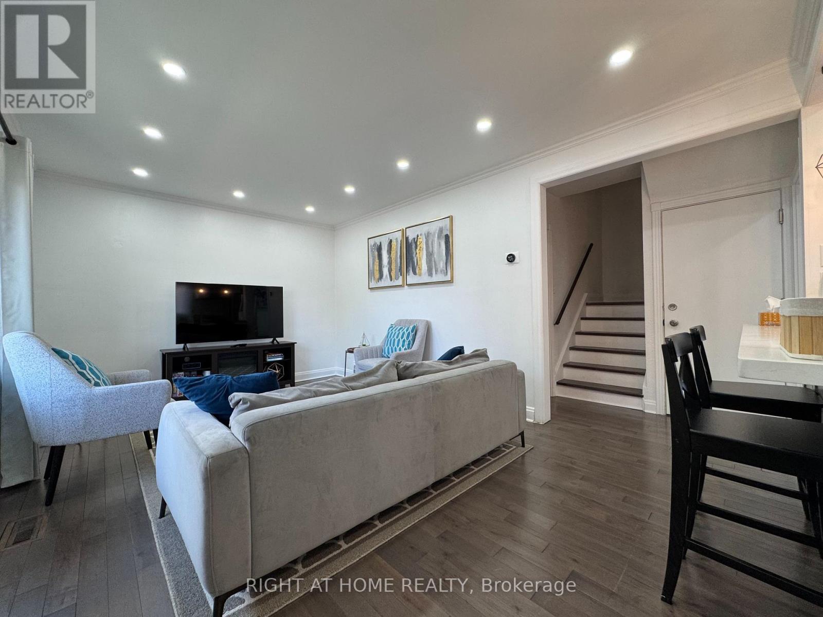 48 Patika Avenue, Toronto (Weston), Ontario  M9N 2E9 - Photo 5 - W12769458