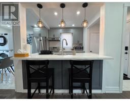 UPPER - 48 PATIKA AVENUE, Toronto, Ontario